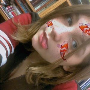 Meet your Posher, Maxine